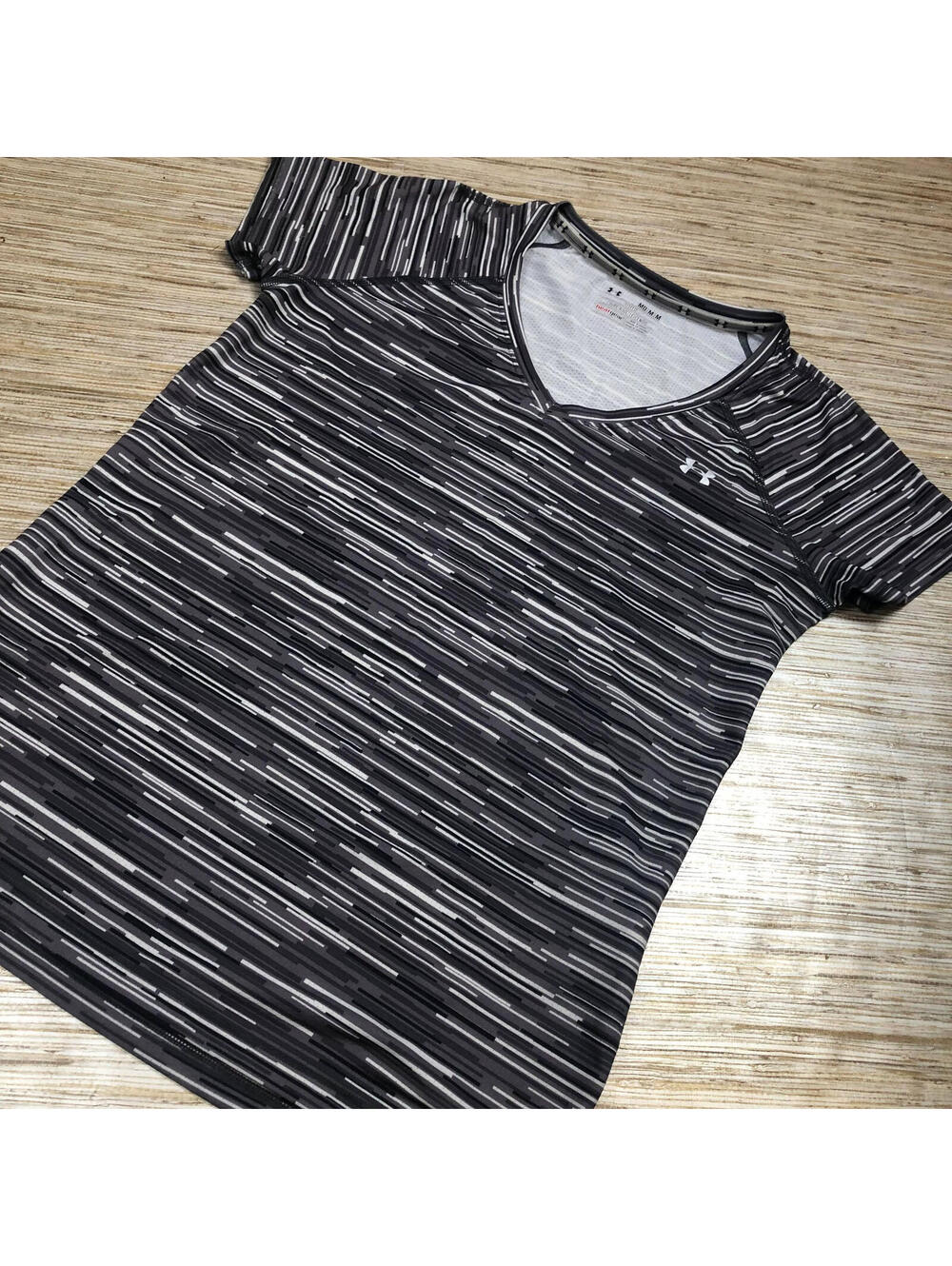 3282 Under Armour womens fitted heatgear top GREY/BLACK /WHITE size M